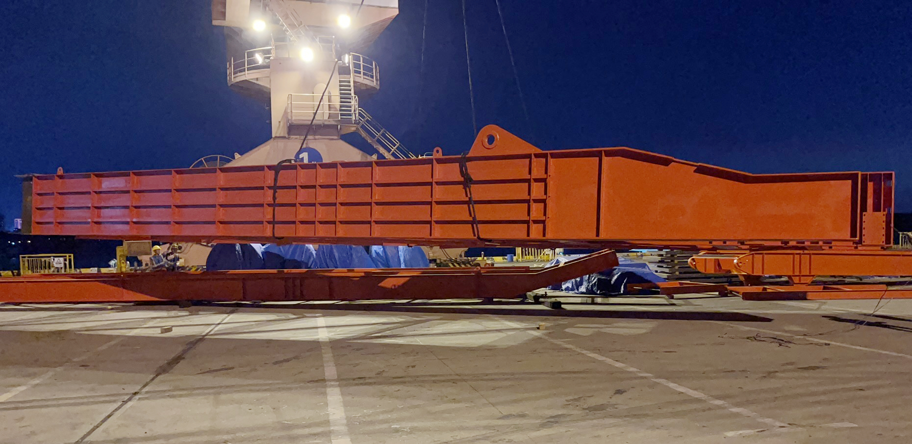 長重機器大型斗輪堆取料機“特超件”順利完成發貨